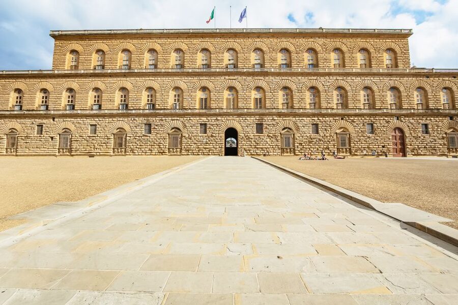 Florence: Old Town Golf Cart Excursion - Pitti Palace and the Vasari Corridor: a quick lesson in how art traveled