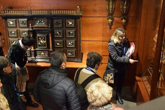 Florence Original Experience with a Native Guide - Ponte Vecchio: the oldest bridge and why people remember it at sunset