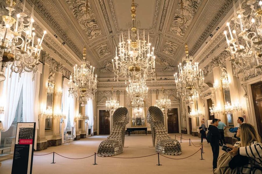 Florence: Palatina Gallery and Pitti Palace Guided Tour - What You See in the Palatine Gallery: Paintings Plus Performance Rooms