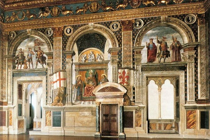Florence: Palazzo Vecchio Skip the line Entry ticket - Meeting the greeter and getting into the museum fast