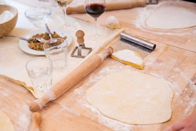Florence: Pasta Cooking Class with Tiramisu & Gift Apron - Knead, roll, and shape pasta in a small English class