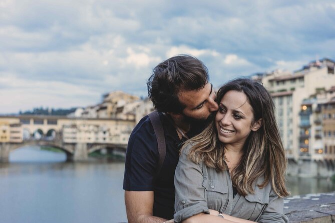 Florence Photoshoot - Ponte Vecchio Bridge: riverfront views with a plan