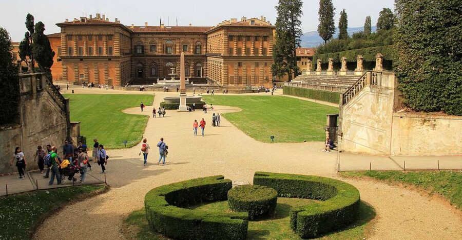 Florence: Pitti Palace and Boboli Gardens Walking Tour - Meeting point at the Palace entrance: how to start smoothly