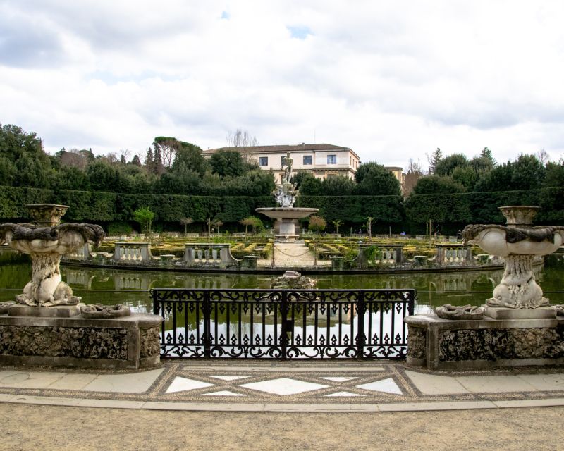 Florence: Pitti Palace and Boboli Gardens Walking Tour - Express security and a realistic pace through the palace