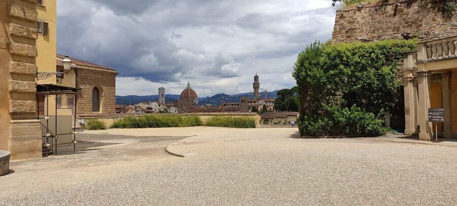 Florence: Pitti Palace Small Group Tour - Timed entry and express security, what you gain in real life