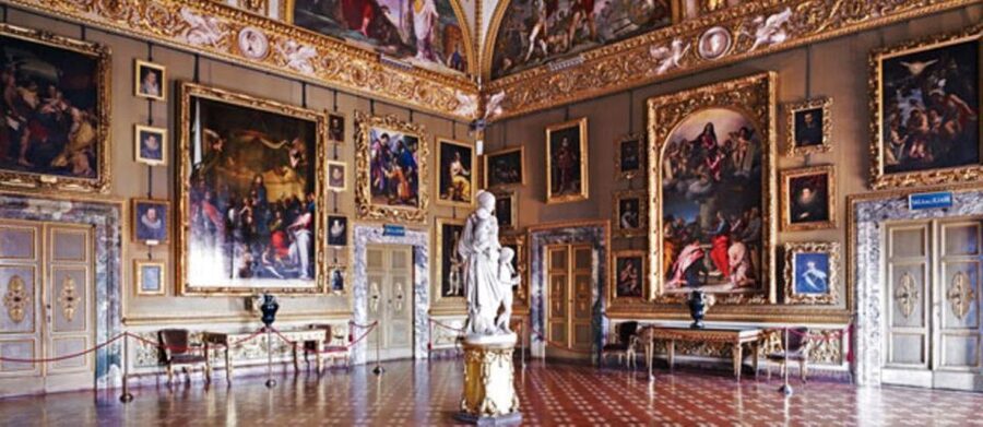 Florence: Pitti Palace Small Group Tour - Following the Medici line from Cosimo I to Anna Maria Luisa