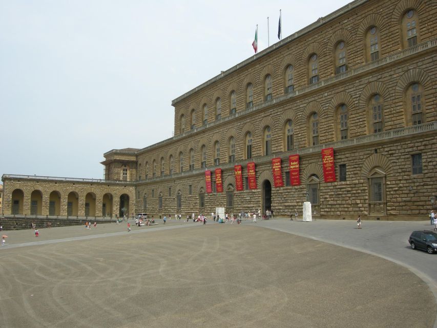 Florence: Pitti Palace Small Group Tour - Group size, guide energy, and how the experience can feel different