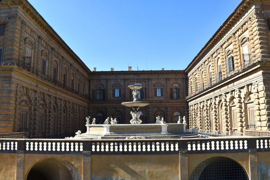 Florence: Pitti Palace Small Group Tour - Getting there: the meeting point is not right at Pitti Palace