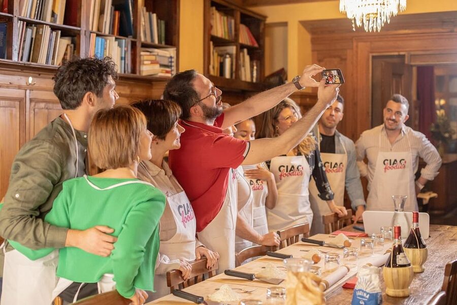 Florence: Pizza and Gelato Experience with Unlimited Wine - Key highlights you should know