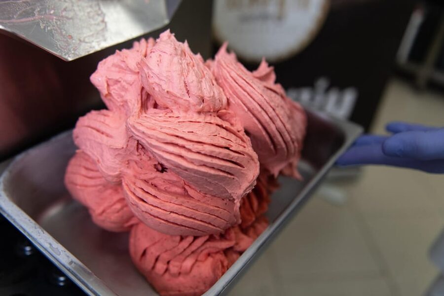 Florence: Pizza and Gelato Experience with Unlimited Wine - Choosing your pizza topping set in Florence