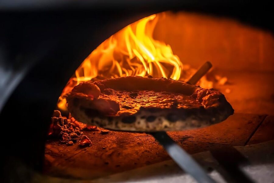 Florence: Pizza and Gelato Experience with Unlimited Wine - The part you will remember: eating your pizza and gelato together