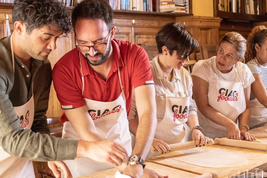 Florence: Pizza and Gelato Experience with Unlimited Wine - Your 3-hour workshop flow: dough, toppings, bake, gelato, then wine