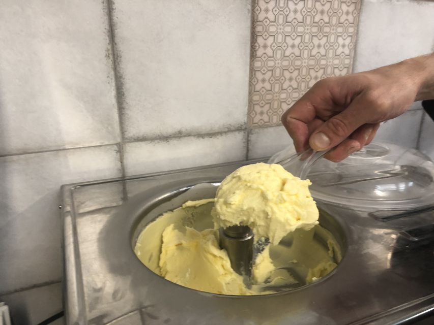 Florence: Pizza and Gelato Family-Friendly Cooking Class - Eating together on the terrace: wine, Prosecco, and a proper payoff