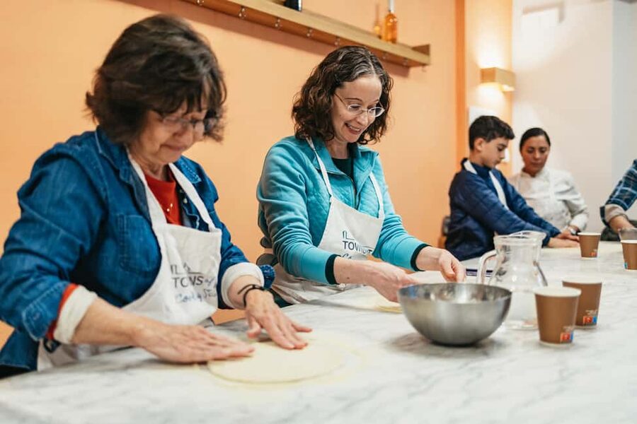 Florence: Pizza and Gelato Preparation Class - Gelato Culture in Practice: Selecting Ingredients and Watching Chocolate Gelato Turn