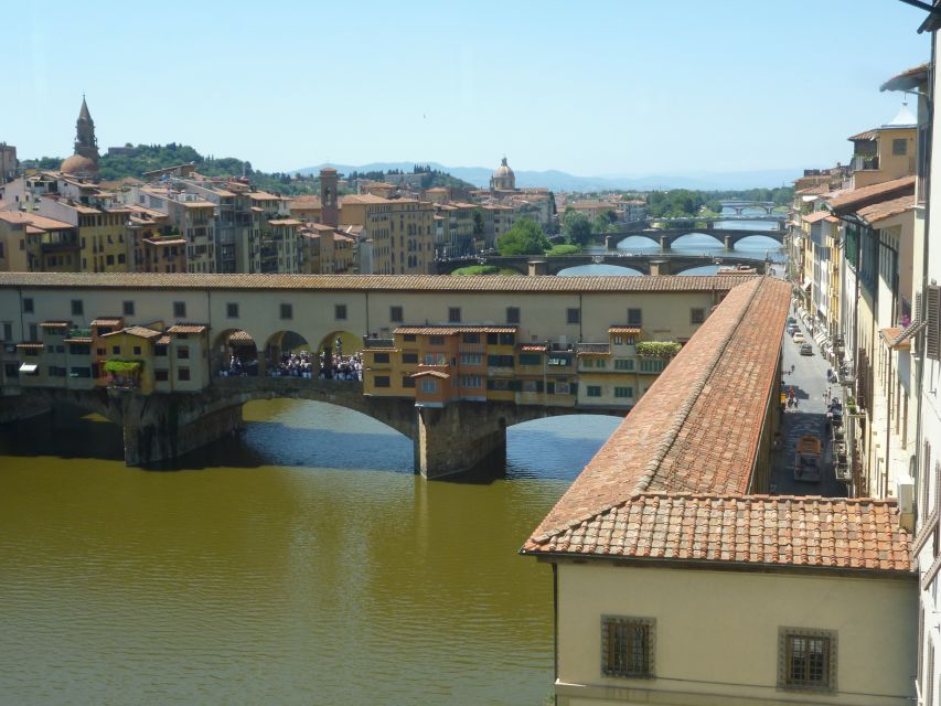 Florence: Ponte Vecchio Rafting Experience with Aperitif - Ponte Vecchio Under the Arches: The Photo Moment