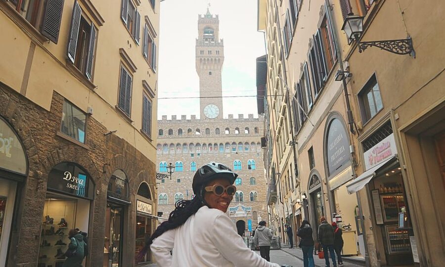 Florence Premium E-Bike Tour + Photo Shoot and Tastings - Ponte Vecchio and Palazzo Vecchio: classic icons, guided timing, and photo moments