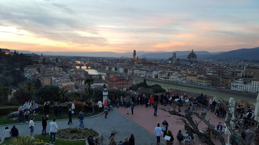 Florence: Private 4-Hour Walking Tour with Eugenia Gasheeva - Piazza dei Signori: decoding statues with political meaning