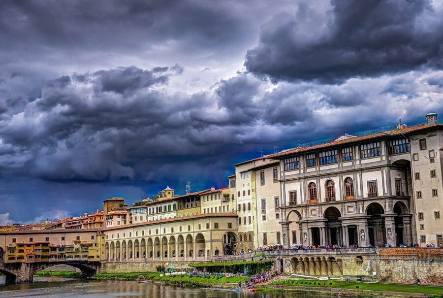 Florence: Private Customized Walking Tour with a Local Guide - Private and customized: how the meeting works in Florence