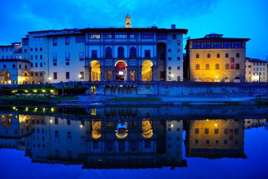 Florence: Private E-Bike Night Tour & Piazzale Michelangelo - Getting started at Trattoria da Benvenuto and fitting your bike