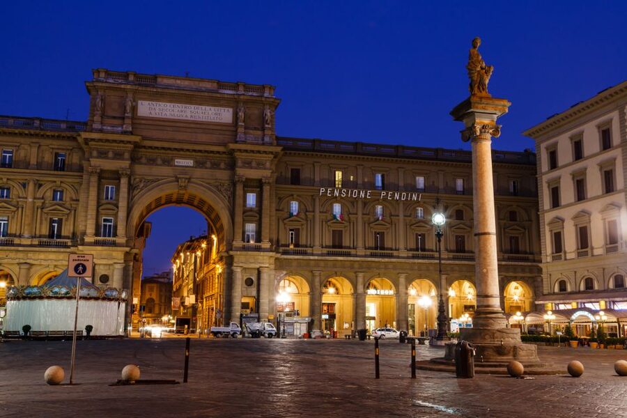 Florence: Private E-Bike Night Tour & Piazzale Michelangelo - Piazzale Michelangelo views: when the city lights click on