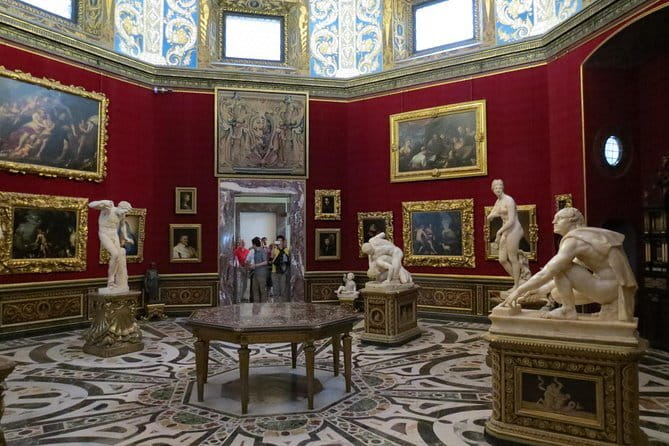 Florence Private Full-Day Tour with Uffizi and Accademia Gallery - How the guide style shapes the whole day