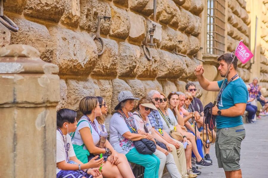 Florence: Private Guided Walking Tour - Uffizi Gallery colonnade views and Piazza della Signoria moments