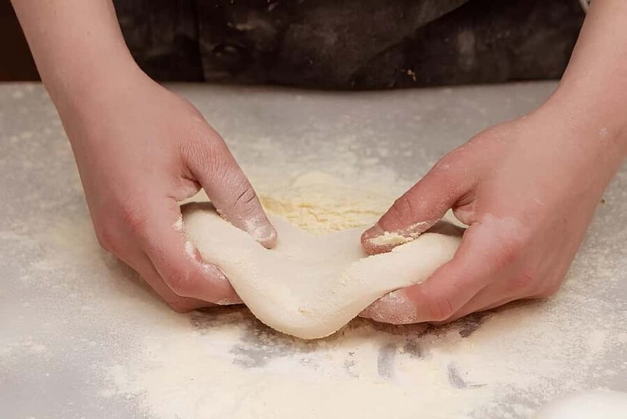 Florence: Private Pizza Making Class with Wine Tasting - Entering the kitchen: the scent, the pace, and the real workflow
