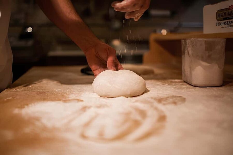 Florence: Private Pizza Making Class with Wine Tasting - Meeting point by Santa Croce: Pizzeria Pizzagnolo on Via dell’Agnolo