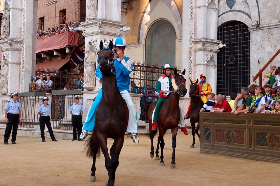 Florence: Private Siena, San Gimignano and Chianti Tour - Getting Picked Up in Florence, Then Riding Like a Local