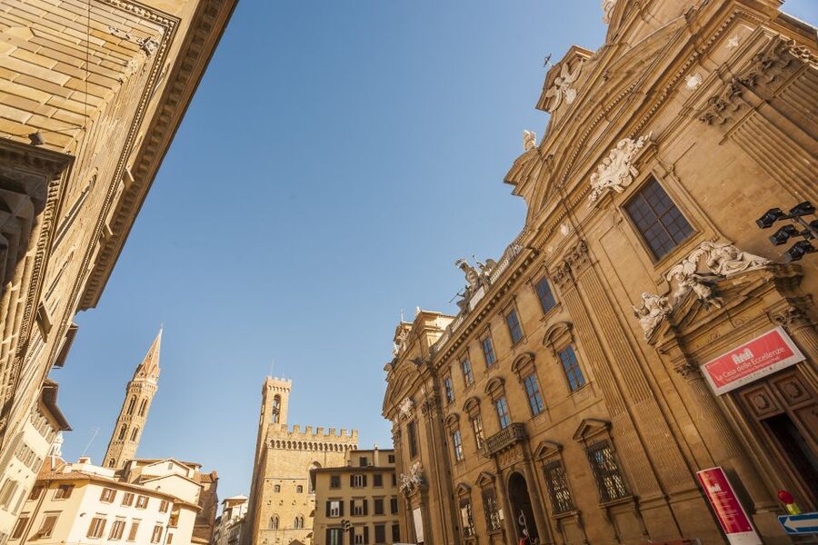 Florence: Private Walking Tour of Florence's Hidden Gems - Strozzi Palace and the Renaissance architecture lesson