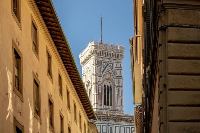 Florence Renaissance walking tour - From the oldest bridge to Piazza della Signoria, you learn Medici Florence