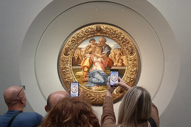 Florence Renaissance walking tour - Ponte Vecchio and the fashion road: views first, then the city mood