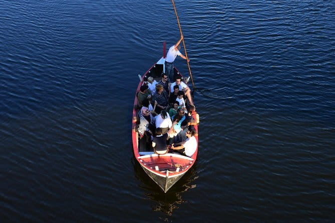 Florence River Cruise on a Traditional Barchetto - The Arno Cruise That Shows Ponte Vecchio in Real Proportion