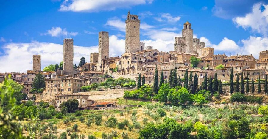 Florence: San Gimignano & Volterra Day Trip with Food & Wine - Lunch at a winery estate outside Volterra: where the day stops feeling rushed