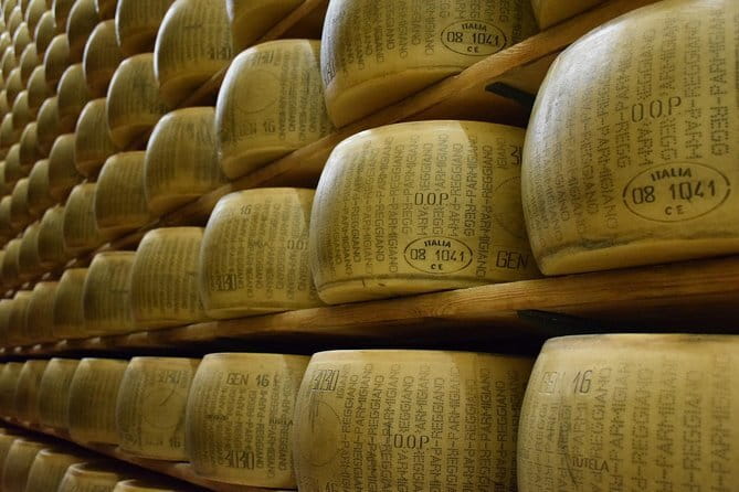 Florence: San Lorenzo Market Food and Wine Tour with Local Expert - Duomo complex from outside, plus a smarter kind of break