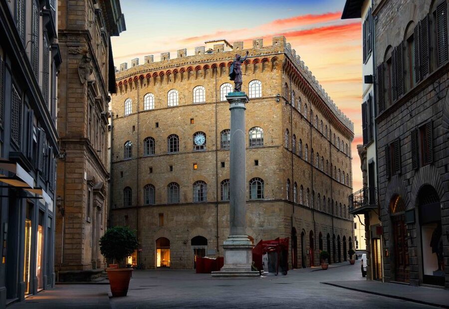 Florence: Self-Guided Video Tour with World's Best Experts - Palazzo Vecchio: history you can connect to real power