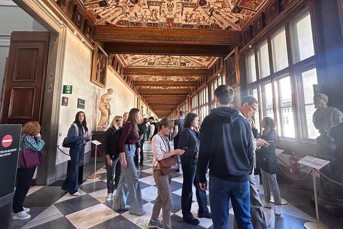 Florence Skip-the-Line Duomo Tour with Guide & Brunelleschi Dome - Inside Santa Maria del Fiore: a quick walk with a purpose
