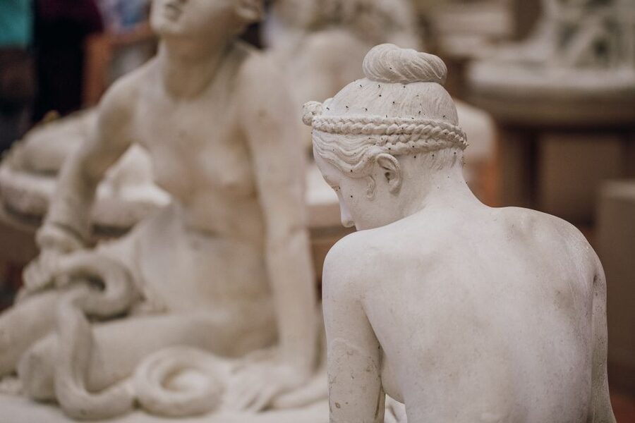 Florence: Skip-the-Line Uffizi, Accademia & Guided City Tour - Ponte Vecchio and Mercato del Porcellino: The Florence People Photos Don’t Explain