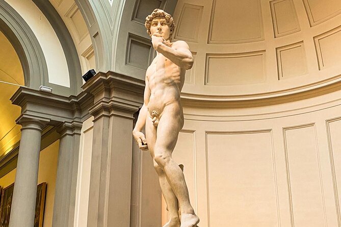 Florence: Skip-the-Line Uffizi & Accademia Tour - Why the headsets and small group make the tour feel easier