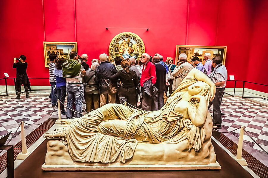 Florence: Skip-The-Line Uffizi Gallery Timed Entry Ticket - Crowds, stairs, and comfort: making the visit easier