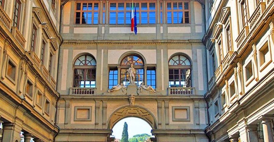 Florence: Skip-the-Line Uffizi Museum Tour Kids & Families - Meeting at Neptune’s Fountain in Piazza Signoria