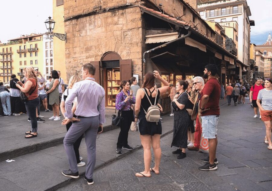 Florence: Small Group Guided Walking Tour - What You Learn From the Professional Guide (and Why Radios Help)