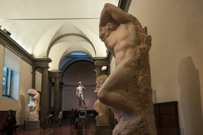 Florence: Small Group Tour with Accademia & Optional Lunch - Mercato del Porcellino and the Straw Market Stop