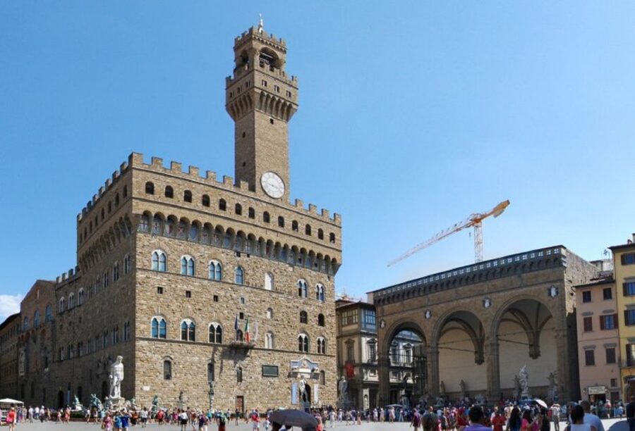Florence: Small-Group Walking Tour with David and Duomo - Crossing Ponte Vecchio, with time to actually notice things