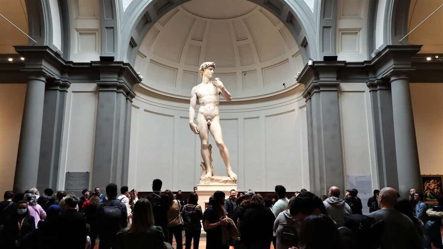 Florence: Small-Group Walking Tour with David and Duomo - Palazzo Vecchio energy and the Uffizi courtyard walk-by