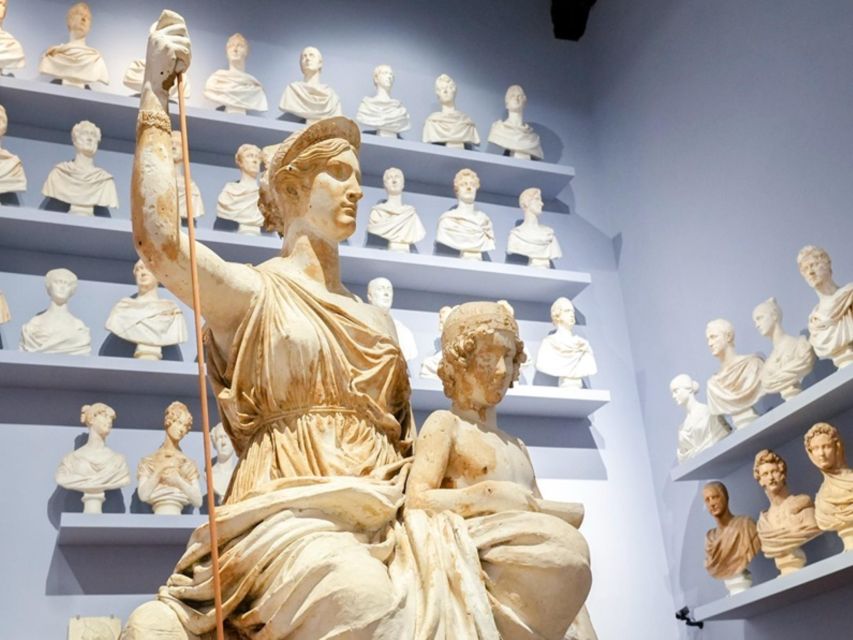 Florence: Statue of David Evening Tour - Your guide: how the storytelling turns a statue into a lesson