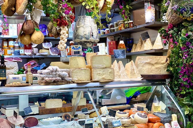 Florence Street Food Walking Tour with wine in Duomo Area - Stop 5: Ponte Vecchio, ending with Arno views