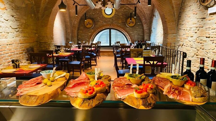Florence: Taste of Tuscany Wine and Local Food Tour - Key things that make this Florence wine tour worth your time