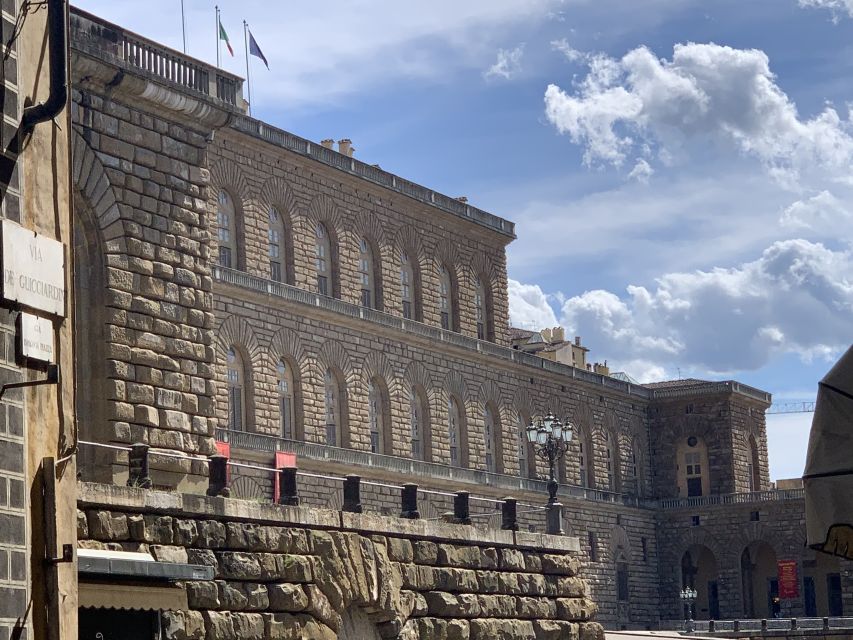 Florence: The Medici Family Guided Walking Tour - Florence’s Medici story is not abstract, it’s on the street