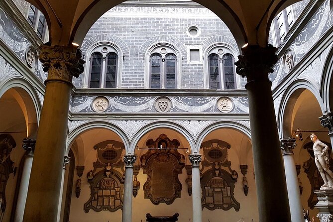 Florence - The Medici's Private Walking Tour - Palazzo Pitti: royal residence vibes, with tickets likely needed